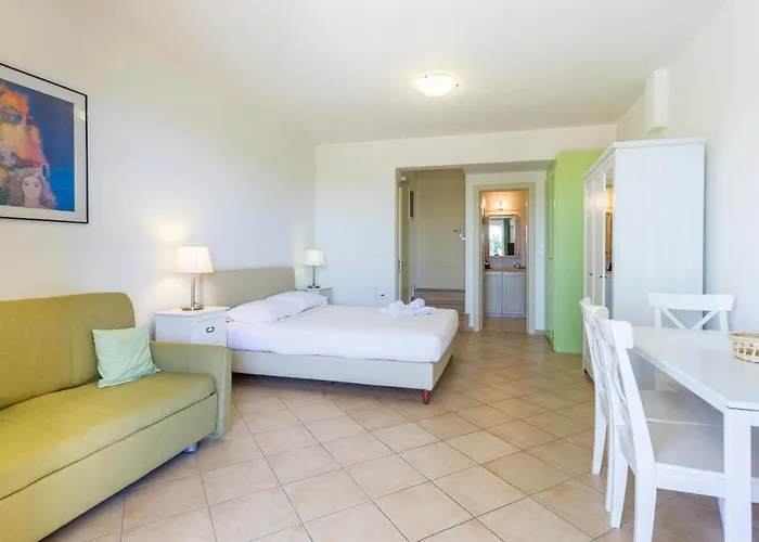 Pleiades Luxury Ξενοδοχείο με διαμερίσματα Πόρτο Χέλι