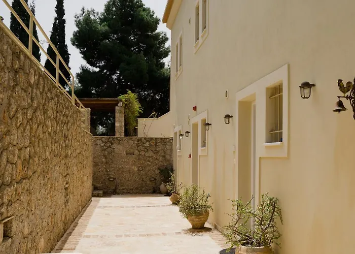 Pleiades Luxury Ξενοδοχείο με διαμερίσματα 4*