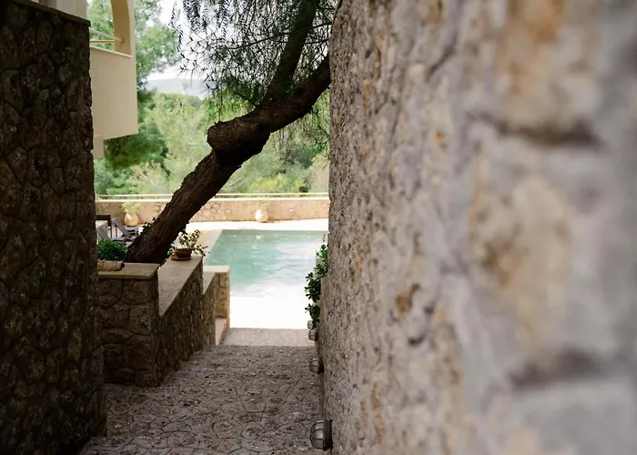 Pleiades Luxury Ξενοδοχείο με διαμερίσματα 4*