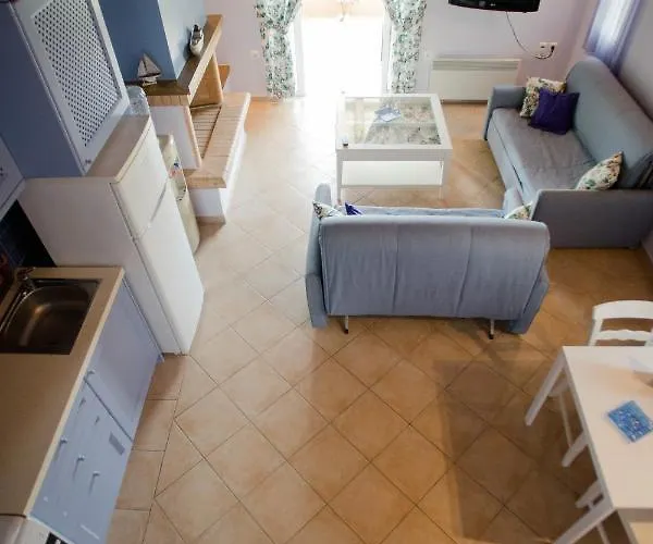 Pleiades Luxury Ξενοδοχείο με διαμερίσματα Πόρτο Χέλι