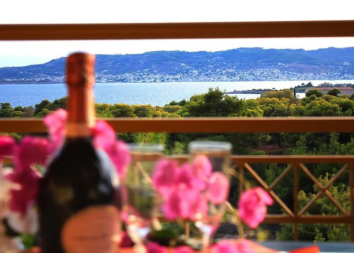 Ξενοδοχείο με διαμερίσματα Pleiades Luxury Πόρτο Χέλι