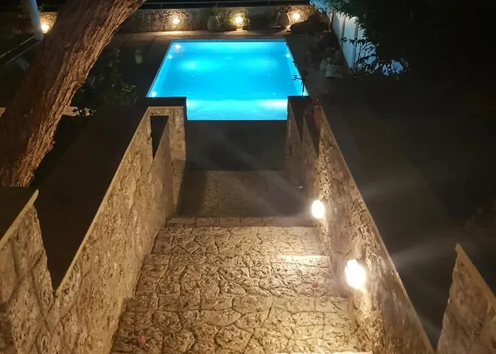 Pleiades Luxury Ξενοδοχείο με διαμερίσματα 4*